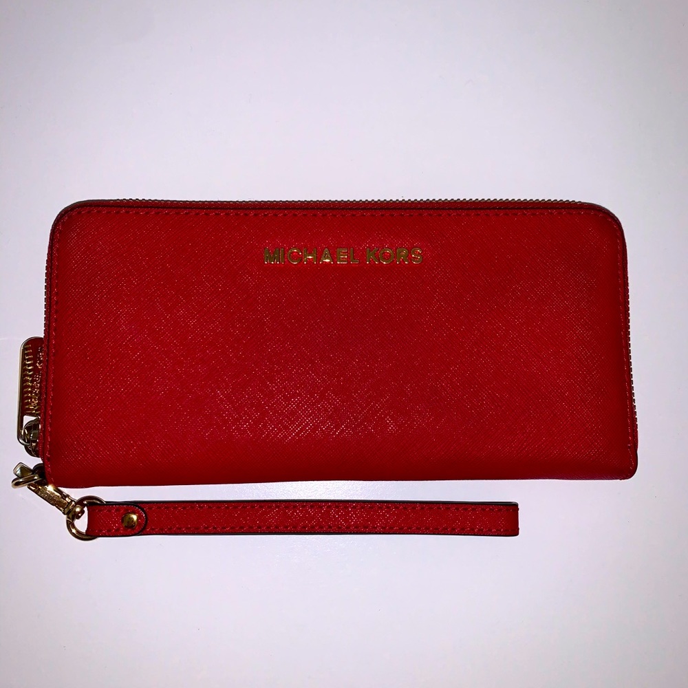 GUC large Red MK wallet/wristlet ♥️